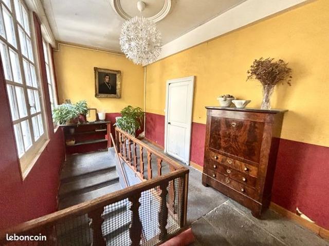 Maison 10 pièces 237 m²
