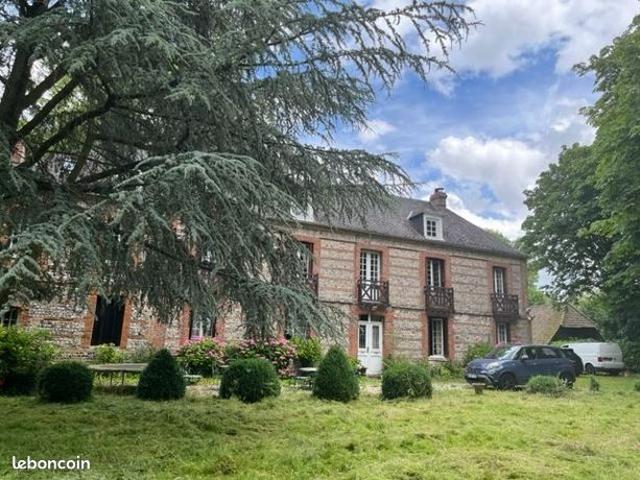 Maison 10 pièces 234 m²