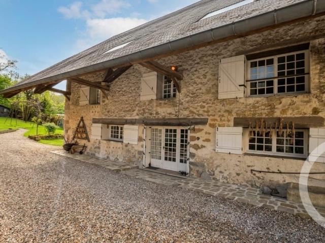 Maison 10 pièces 235 m²