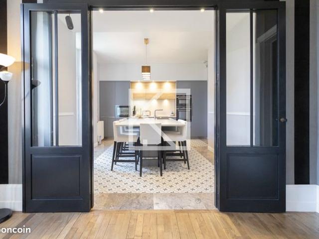 Maison 10 pièces 235 m²