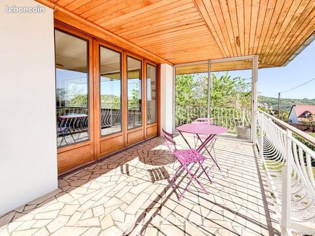 Maison 10 pièces 235 m²