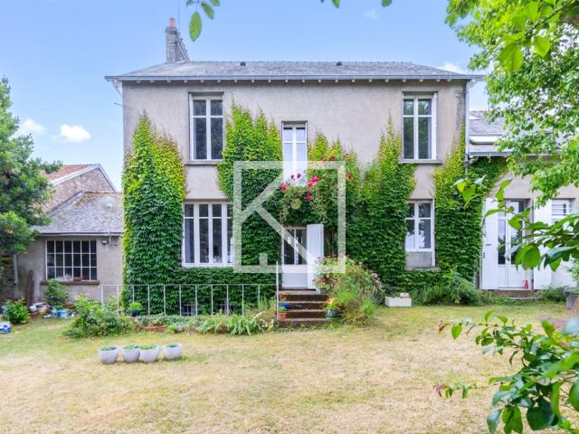 Maison 10 pièces 235 m²