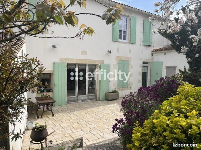 Maison 10 pièces 235 m²