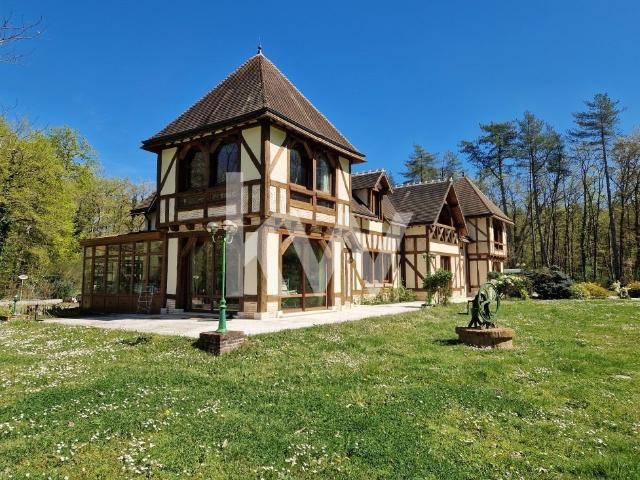 Maison 10 pièces 235 m²