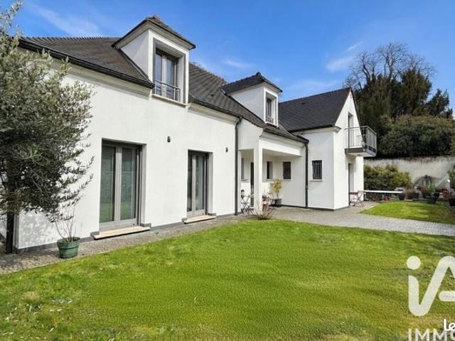 Maison 10 pièces 236 m²