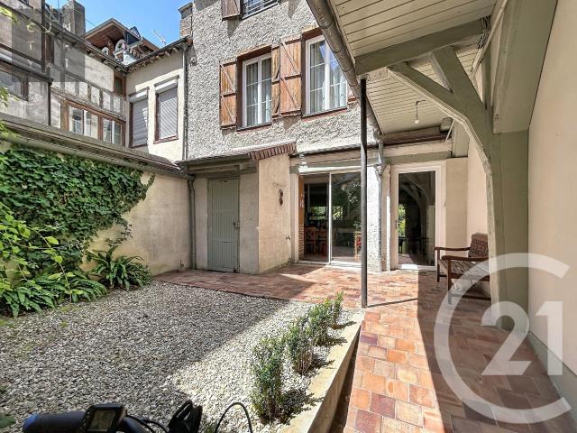 Maison 10 pièces 238 m²