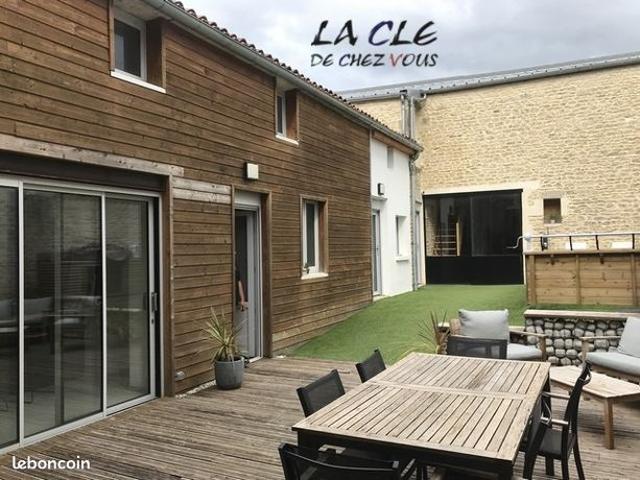 Maison 10 pièces 239 m²