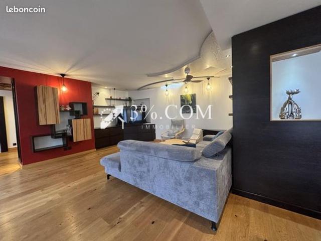 Maison 10 pièces 239 m²