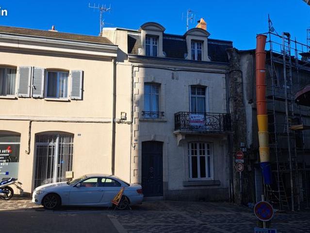 Maison 10 pièces 239 m²