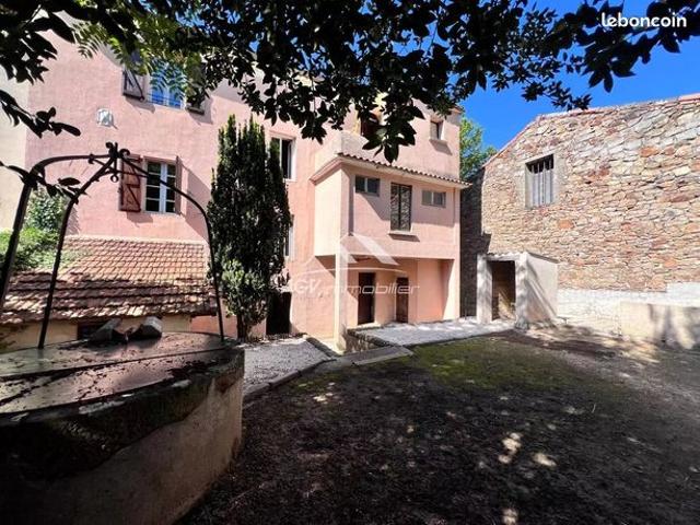 Maison 10 pièces 239 m²