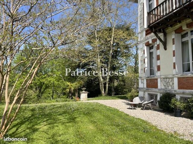 Maison 10 pièces 340 m²