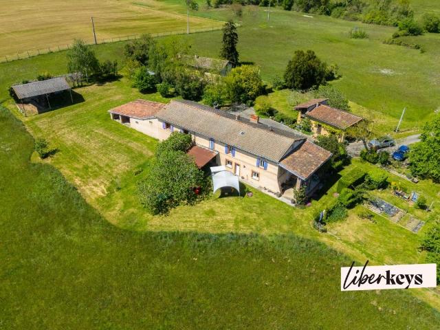 Maison 10 pièces 340 m²