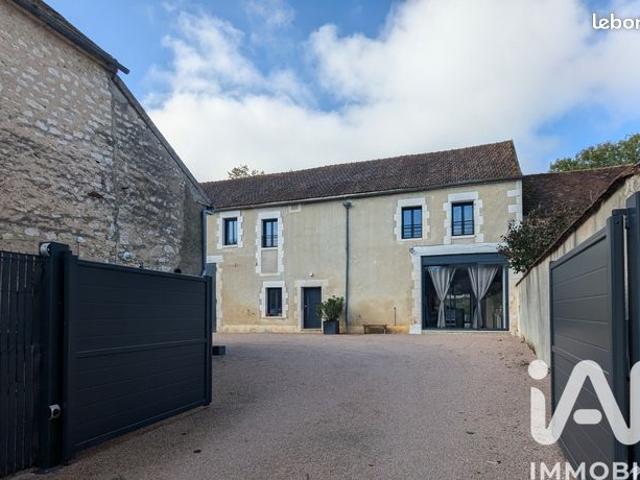 Maison 10 pièces 341 m²