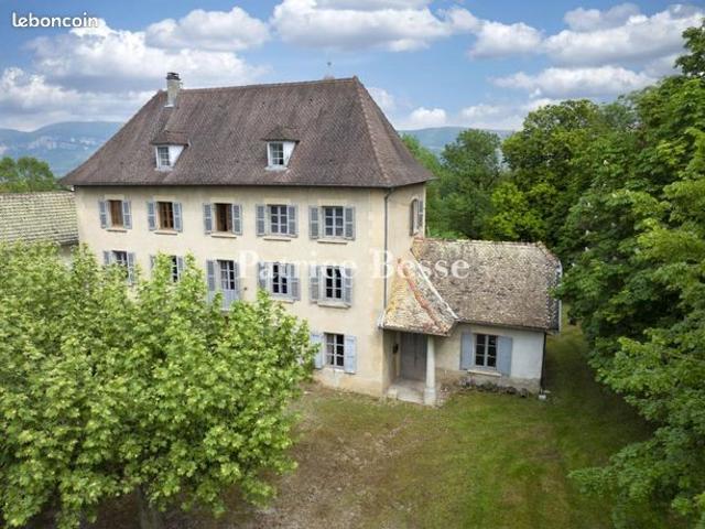Maison 10 pièces 342 m²
