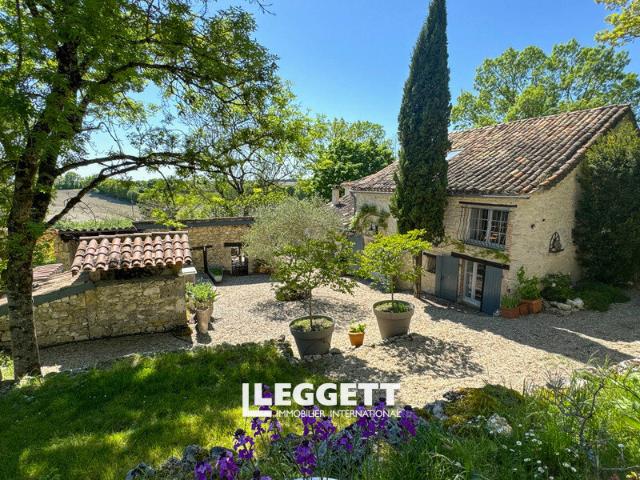 Maison 10 pièces 342 m²