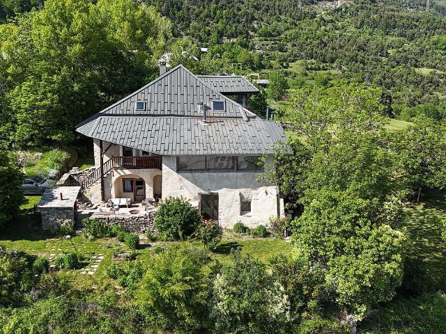 Maison 10 pièces 347 m²