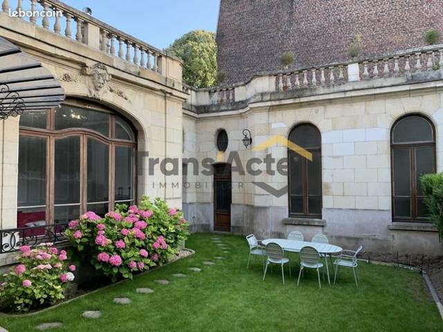 Maison 10 pièces 345 m²