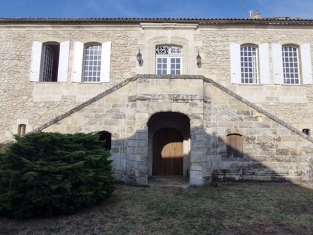 Maison 10 pièces 346 m²