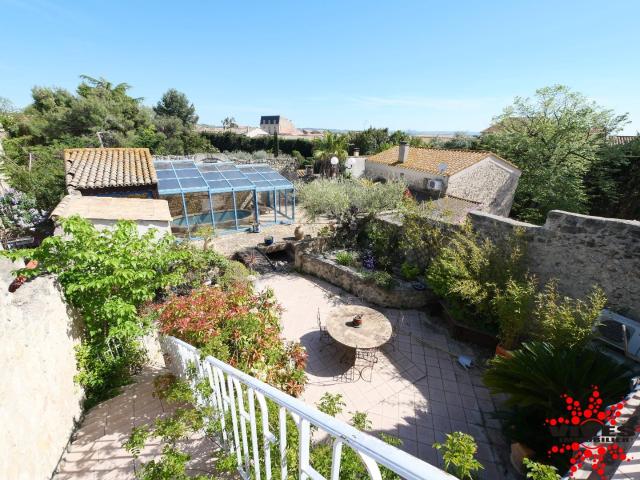Maison 10 pièces 346 m²