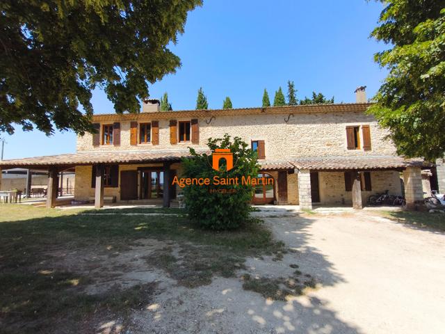 Maison 10 pièces 348 m²