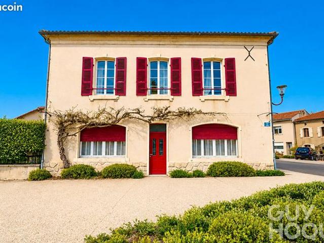 Maison 10 pièces 353 m²