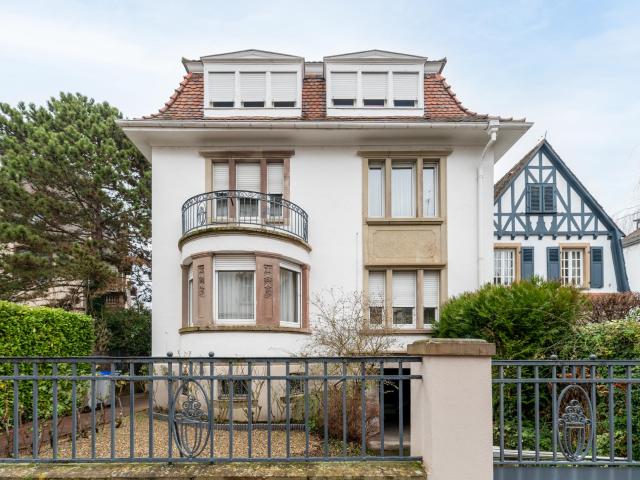 Maison 10 pièces 353 m²