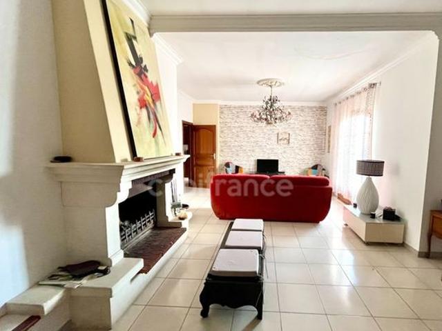Maison 10 pièces 353 m²