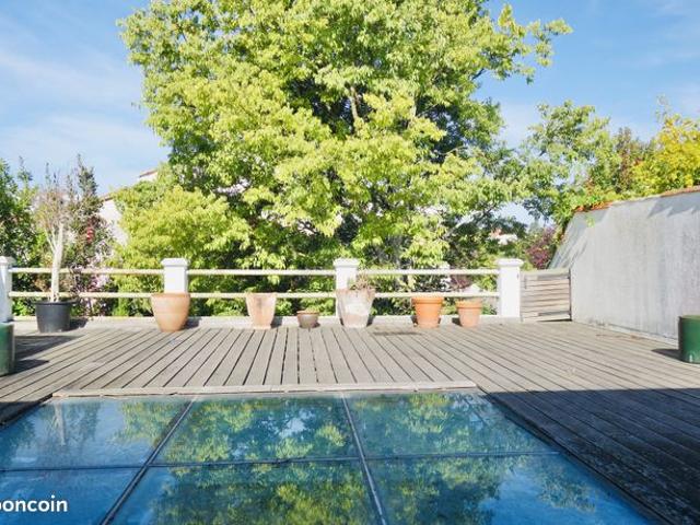 Maison 10 pièces 350 m²