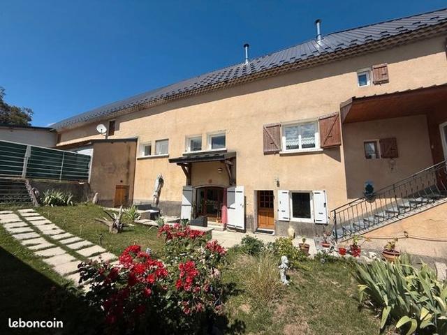 Maison 10 pièces 350 m²