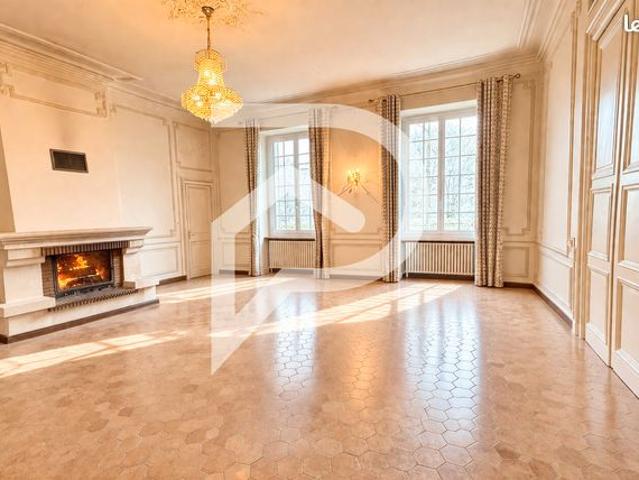 Maison 10 pièces 350 m²