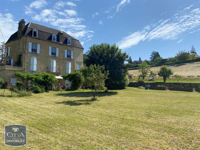 Maison 10 pièces 350 m²