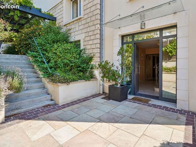 Maison 10 pièces 350 m²