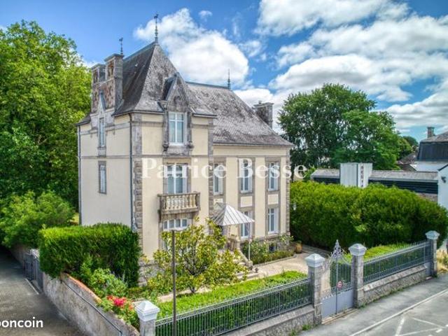 Maison 10 pièces 280 m²