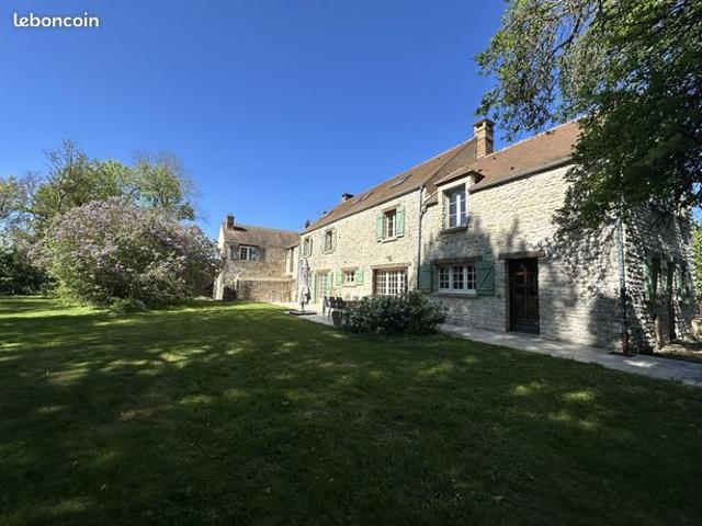 Maison 10 pièces 350 m²