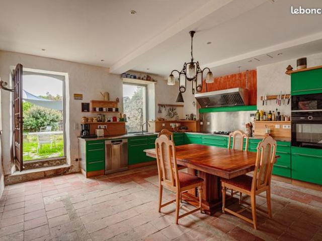Maison 10 pièces 350 m²