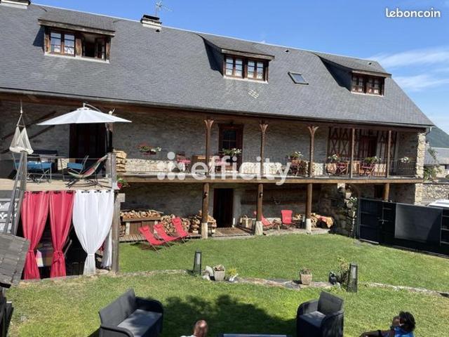Maison 10 pièces 350 m²