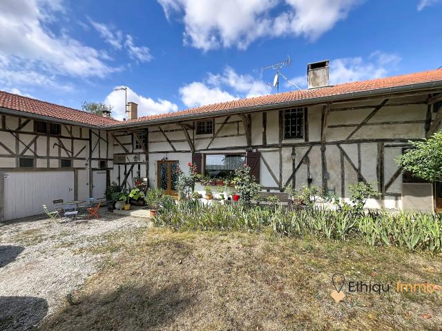 Maison 10 pièces 351 m²