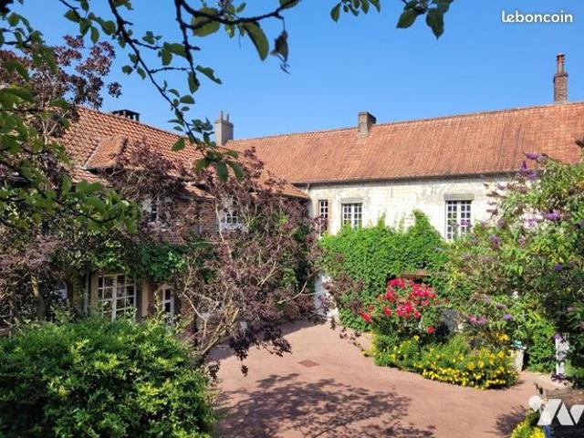 Maison 10 pièces 354 m²