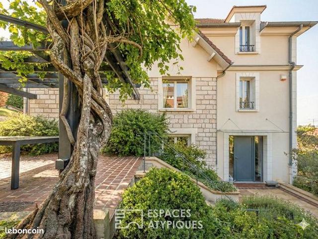 Maison 10 pièces 354 m²