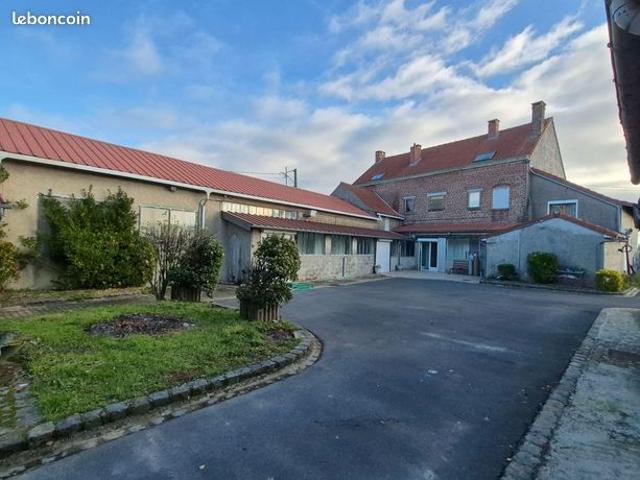 Maison 10 pièces 354 m²