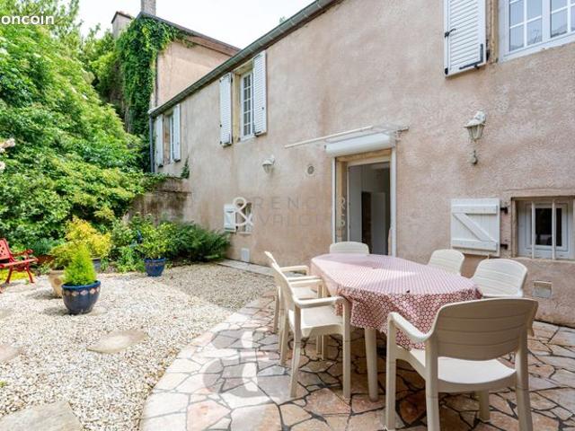 Maison 10 pièces 355 m²