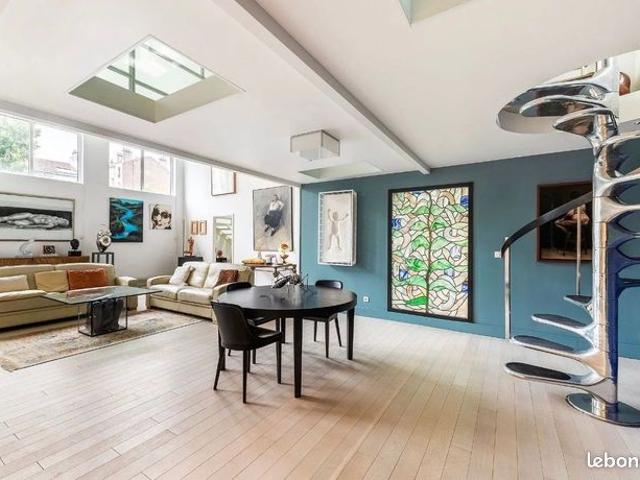 Maison 10 pièces 355 m²