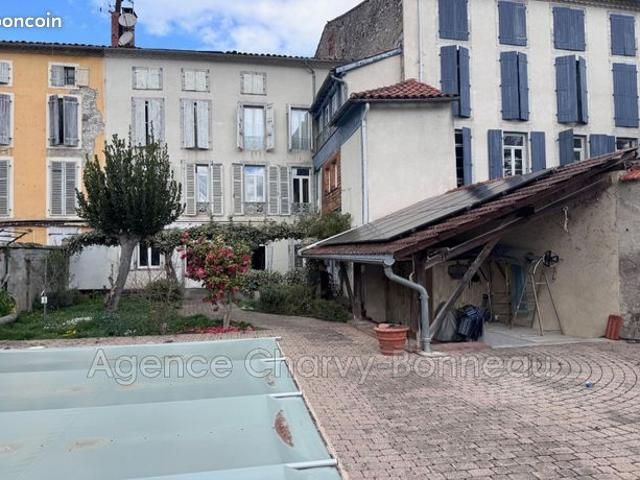 Maison 10 pièces 359 m²