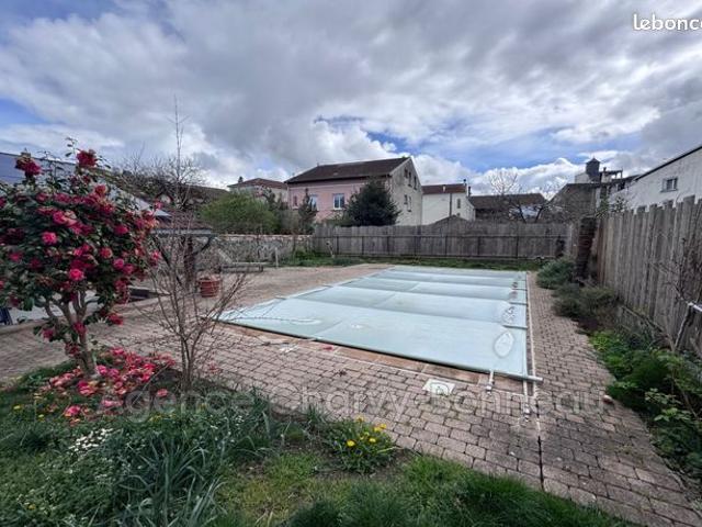 Maison 10 pièces 359 m²
