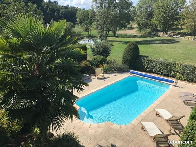 Maison 10 pièces 363 m²