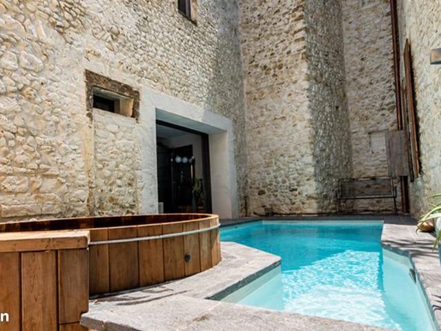 Maison 10 pièces 363 m²