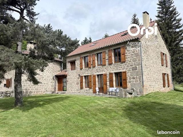 Maison 10 pièces 360 m²