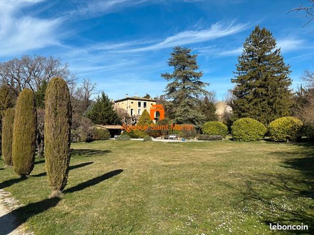 Maison 10 pièces 360 m²
