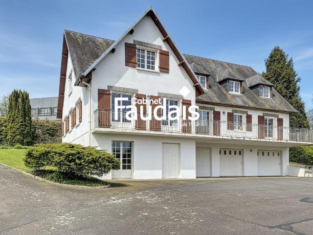 Maison 10 pièces 360 m²
