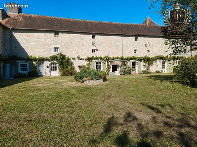 Maison 10 pièces 360 m²